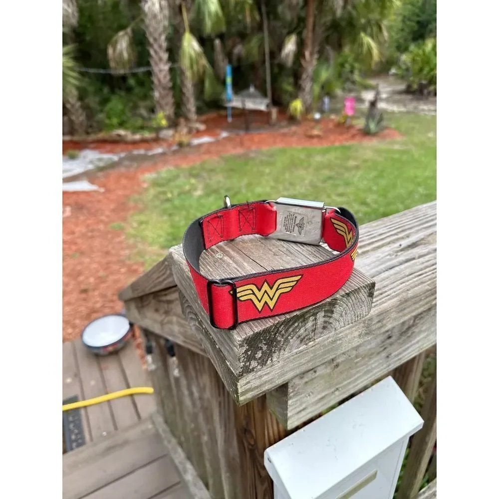 Dog Collar Seatbelt Buckle Wonder Woman Logo Red 15 to 26 Inches 1.0 Inch Wide